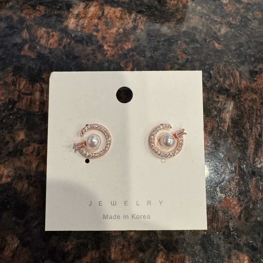 Elegant Rose Gold Pearl Earrings
